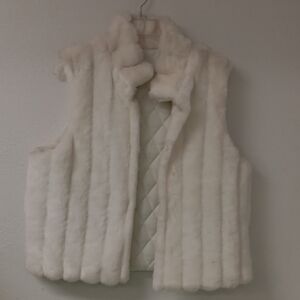 Elegant White Faux Fur Vest